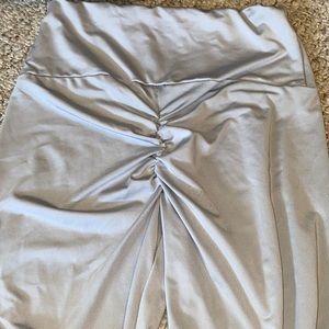 Gray scrunch butt TikTok leggings